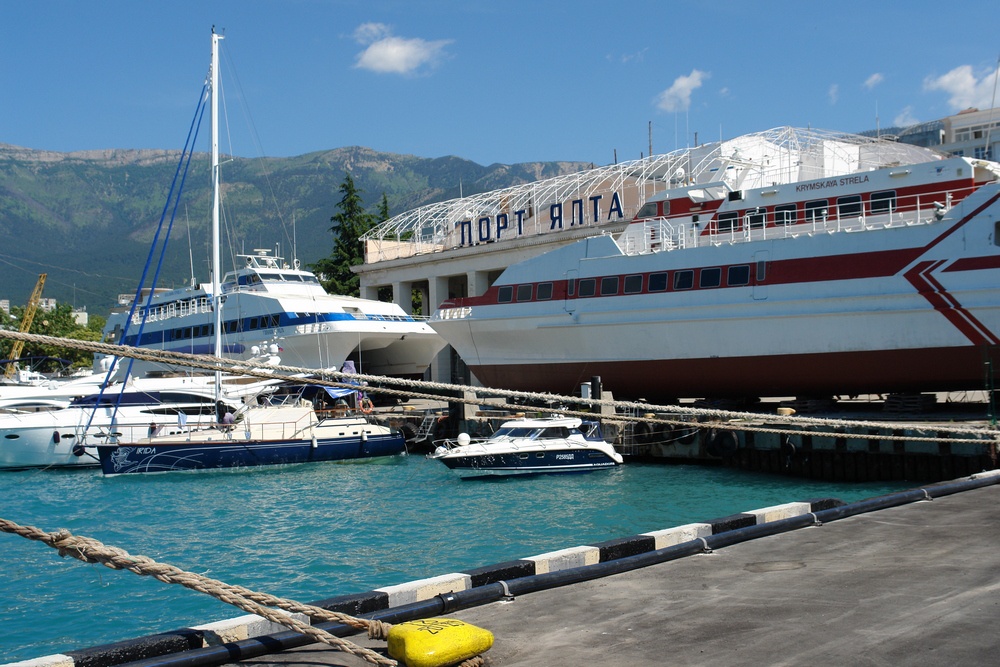В начале августа сменил собственника порт Ялты, а в декабре продан на аукционе порт Евпатории. 