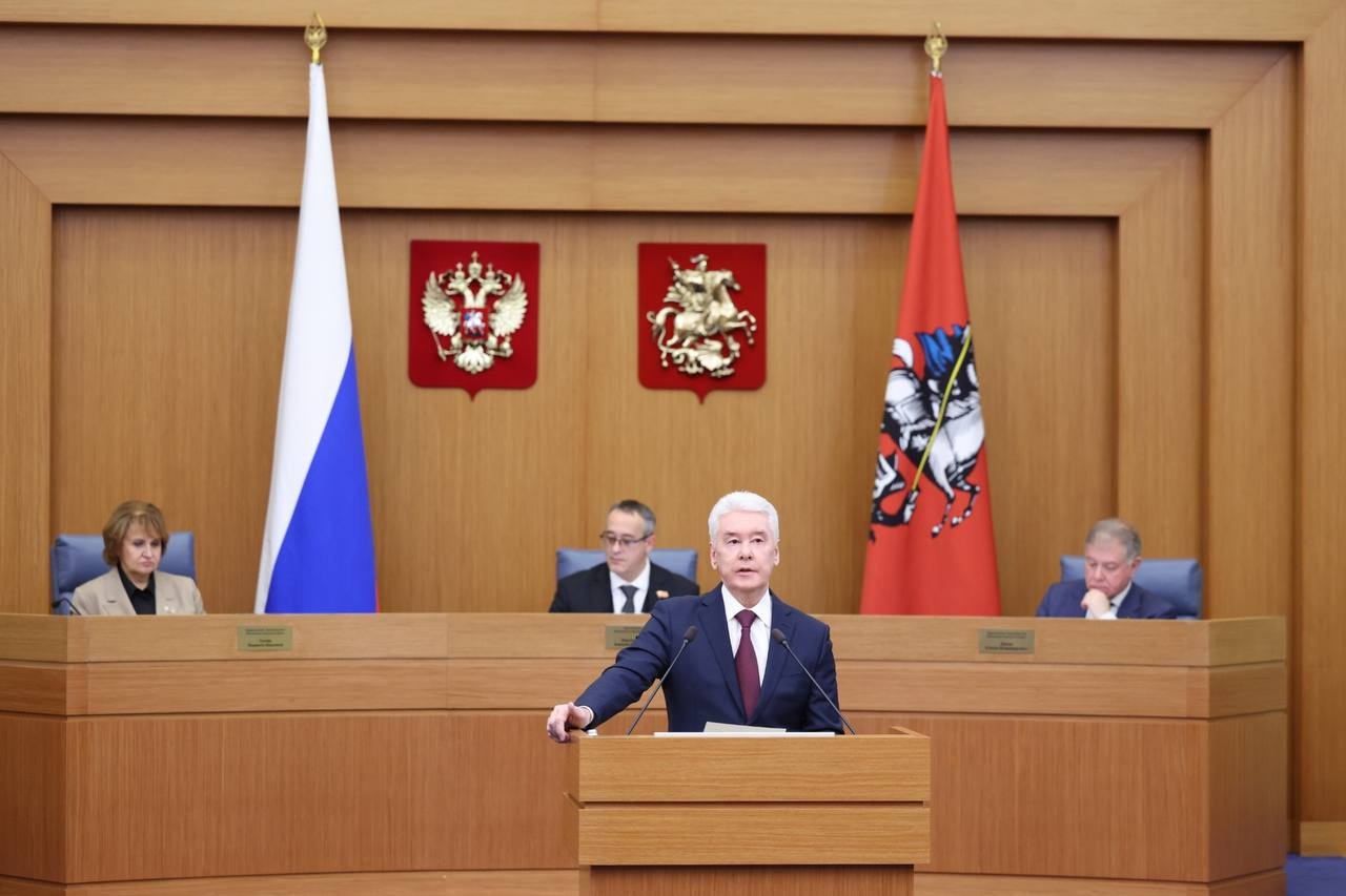 Сергей Собянин: Турпоток в Москву по итогам года может поставить рекорд - 26,5 миллиона человек, что опровергает утверждения об изоляции нашей страны.