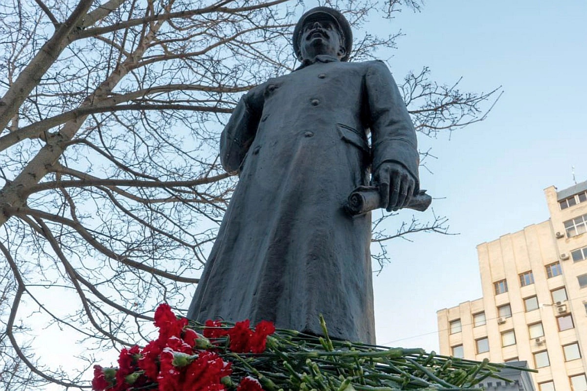 Памятнику Сталину в Вологде всего год, а он уже стал одним из самых известных монументов, недавно установленных в РФ.