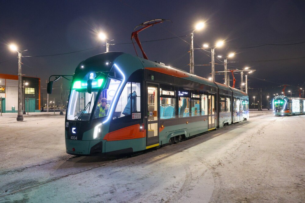 В Петербурге запустили новую скоростную трамвайную линию "Славянка"