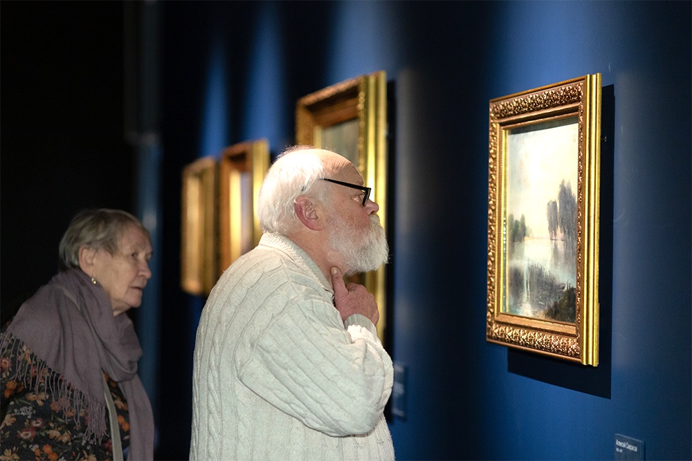 В истринском музее торжествует пейзаж - не романтически гламурный, а "саврасовский", прозрачный.