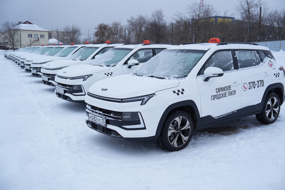Для автопарка семейного такси закуплен 31 автомобиль марки "Москвич".