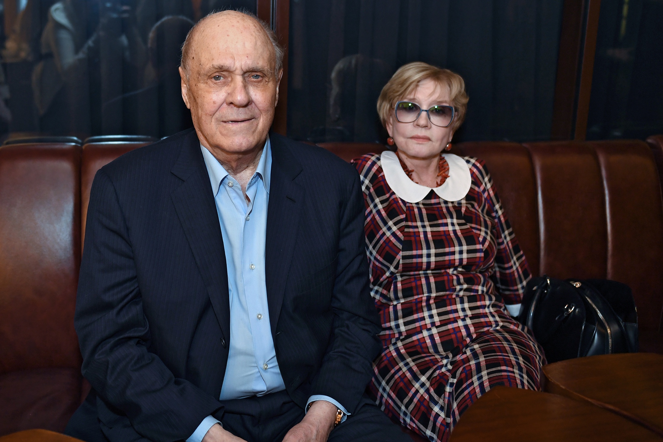 Режиссер Владимир Меньшов и его супруга, актриса Вера Алентова на премьере фильма Константина Хабенского "Собибор" в кинотеатре "Москва". 2018 год.