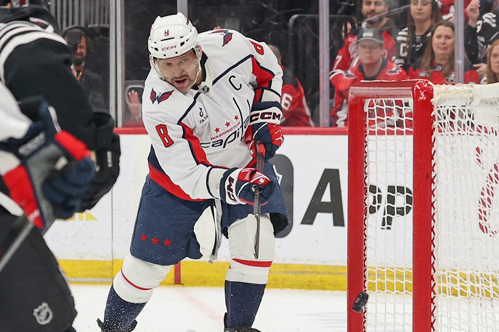 Партнеры по "Вашингтону" вывели Александра Овечкина на убойную позицию: с такой россиянин не промахивается.