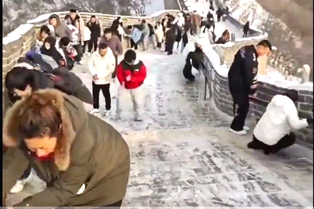 Прокатиться по Великой стене с ветерком - такое точно запомнится. Даже если катиться придется на "пятой точке".