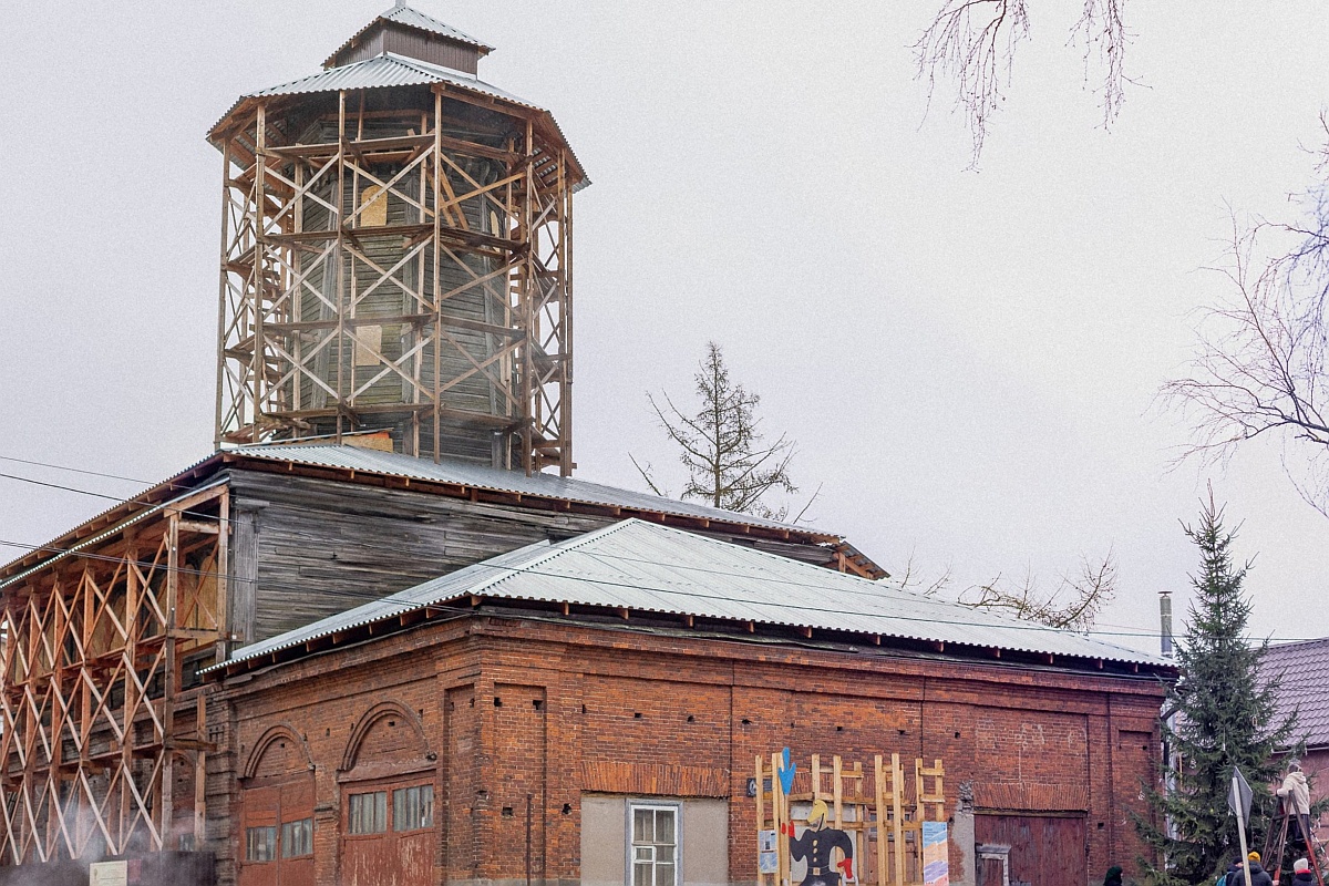 Каланча - сердце города, его молчаливый хранитель, который видел, как меняется жизнь, как проходят поколения, как течет история.