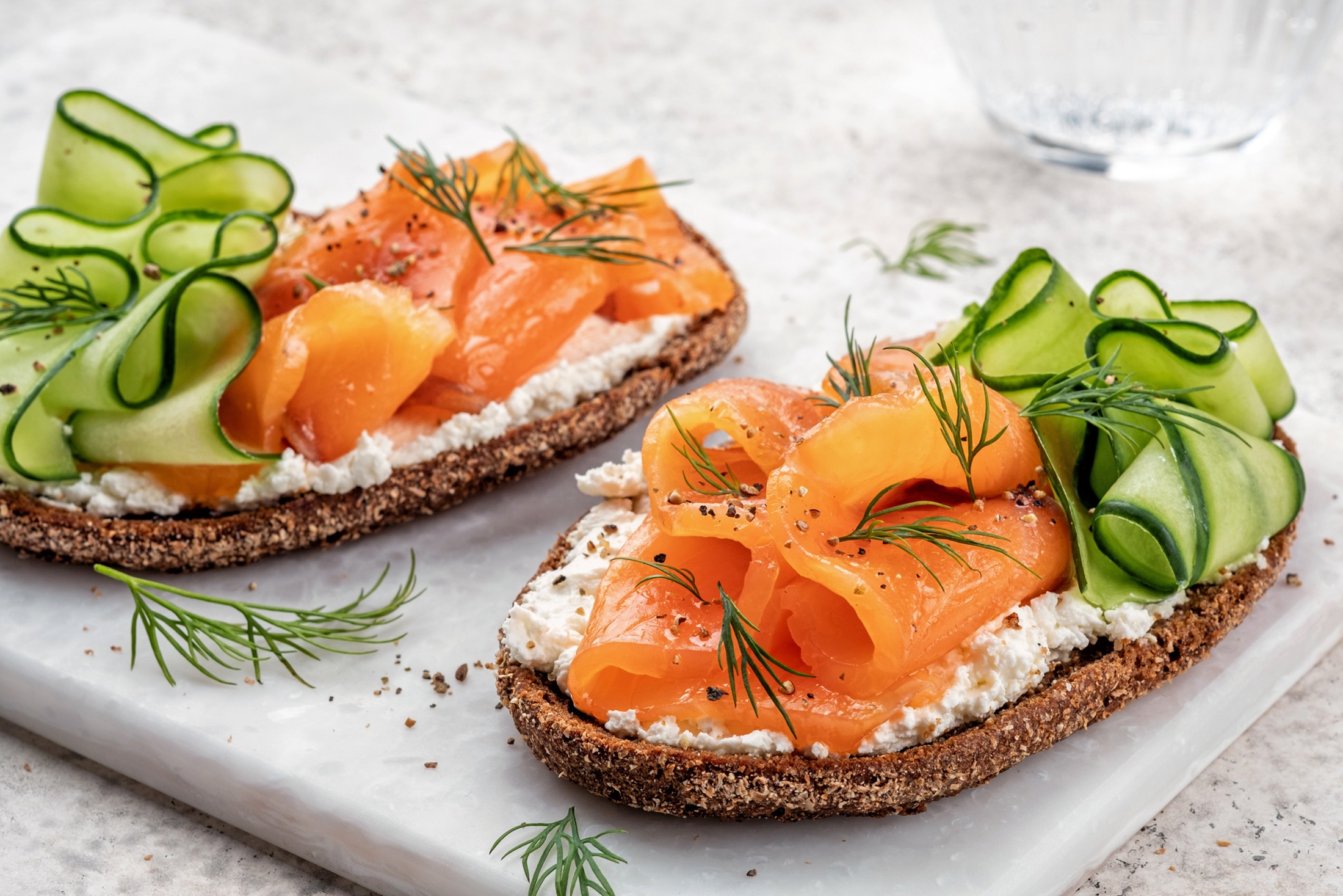 Бутерброды с красной рыбой Бутерброды с красной рыбой