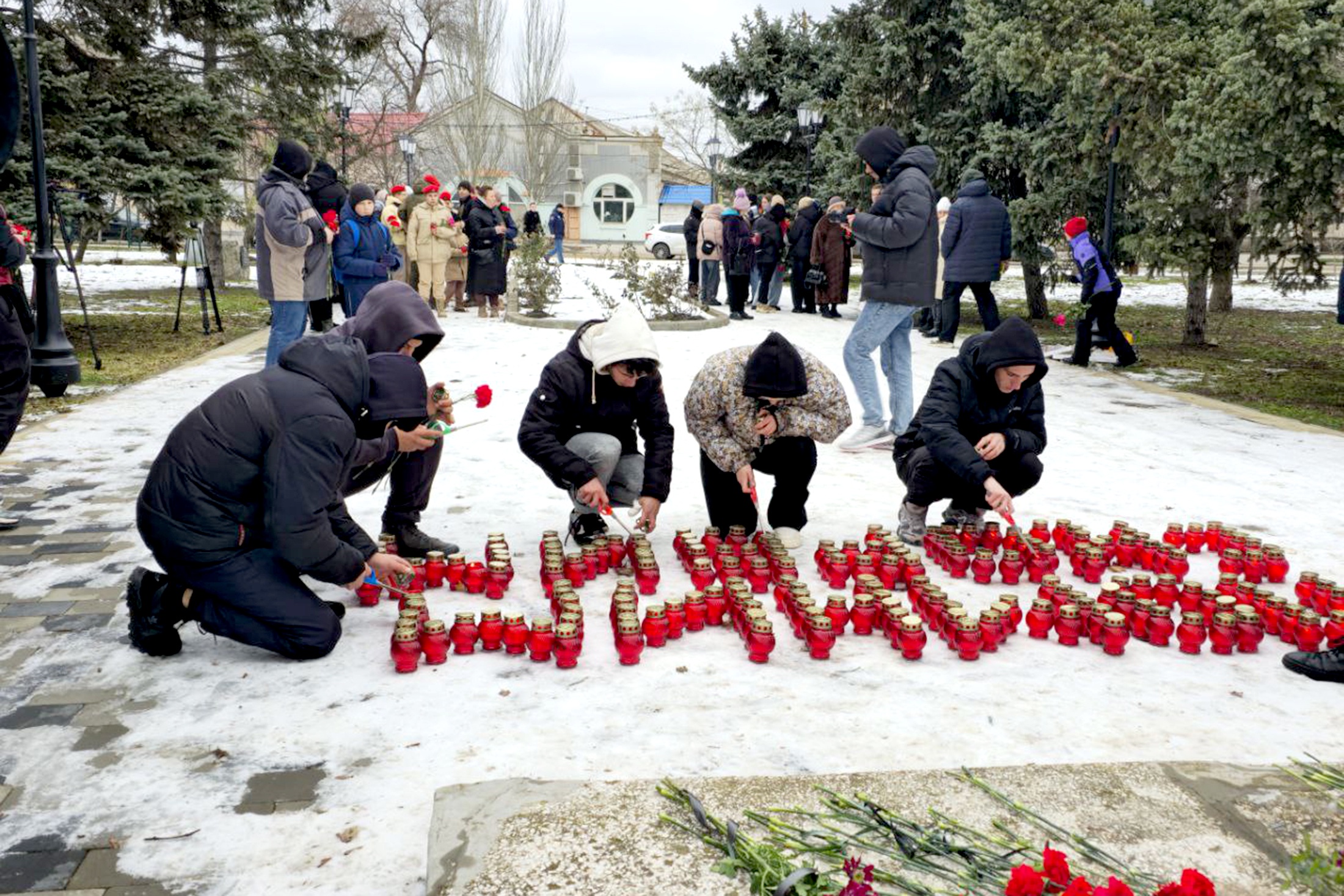 В Геническе почтили память жертв теракта в Хорлах.