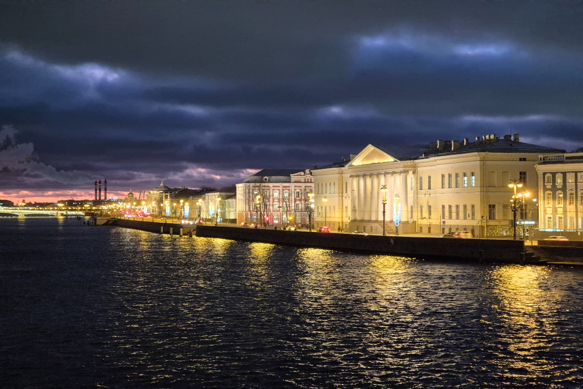Здание Академии наук в Санкт-Петербурге.