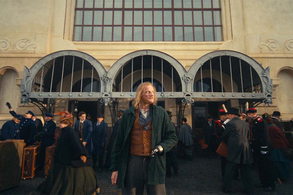 Кадр из фильма "Левша".