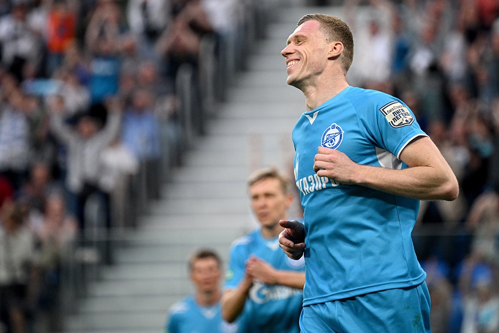 Павел Погребняк считает, что за золото в нынешнем сезоне будут бороться его бывший клуб "Зенит" и "Краснодар".