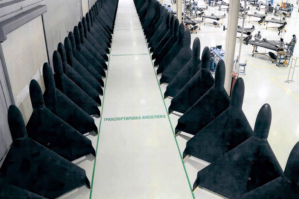 Российским оборонщикам удалось оперативно наладить стабильное производство дронов-камикадзе "Герань".