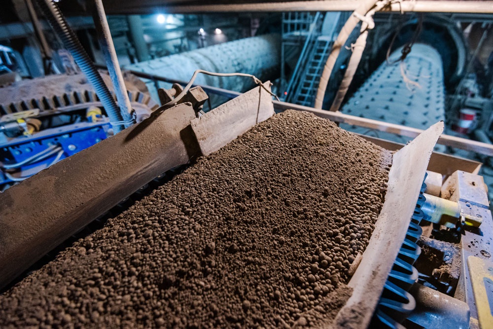 Уникальный проект по изготовлению пропанта был запущен несколько лет назад на базе Новотроицкого цементного завода.