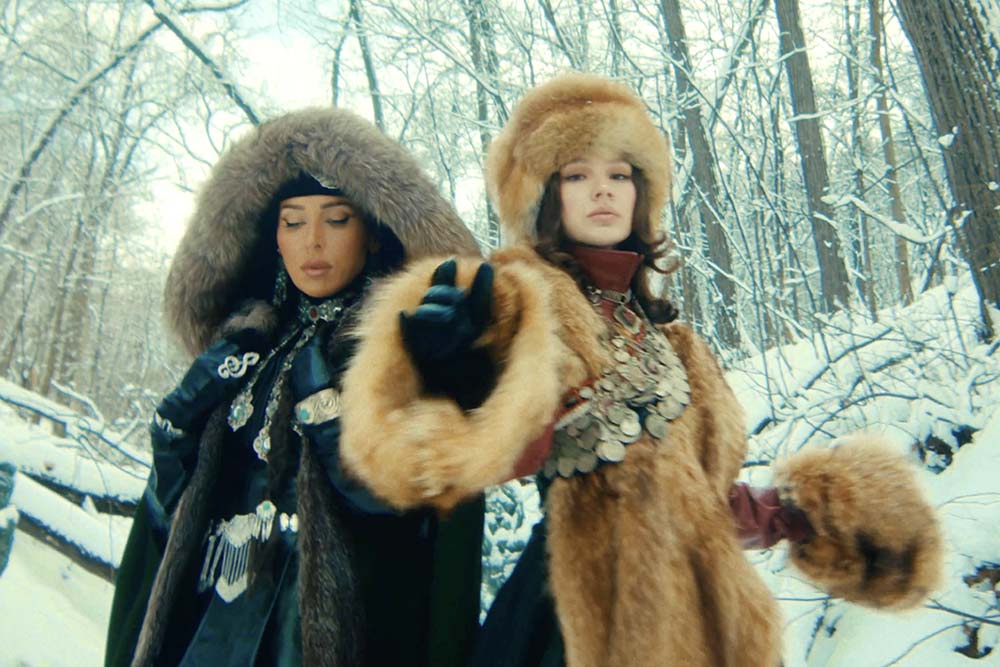 Алсу и Ay Yola записали совместный клип на песню "Ай, былбылым".