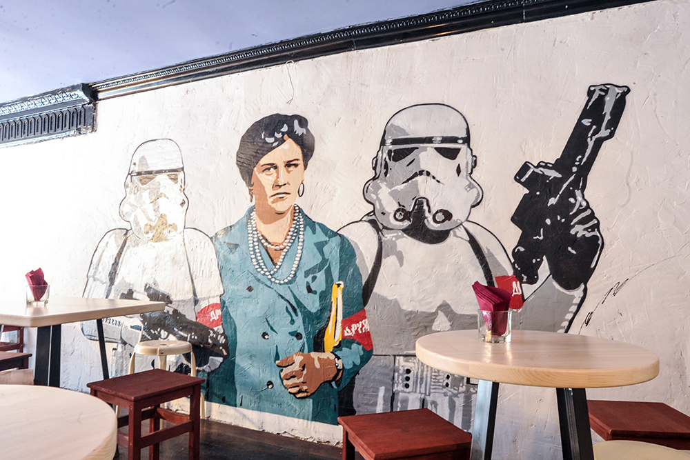 Управдом обязан проявлять жесткость и настойчивость в борьбе за порядок в доме, иначе его самого могут наказать.