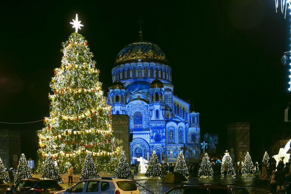 Елка в Кронштадте стала самой лучшей в стране. 