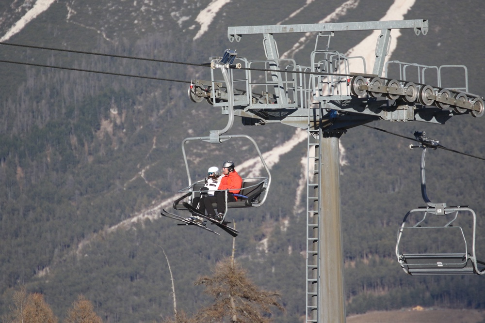 Для раскрутки горнолыжных курортов требуются значительные вложения в инфраструктуру.