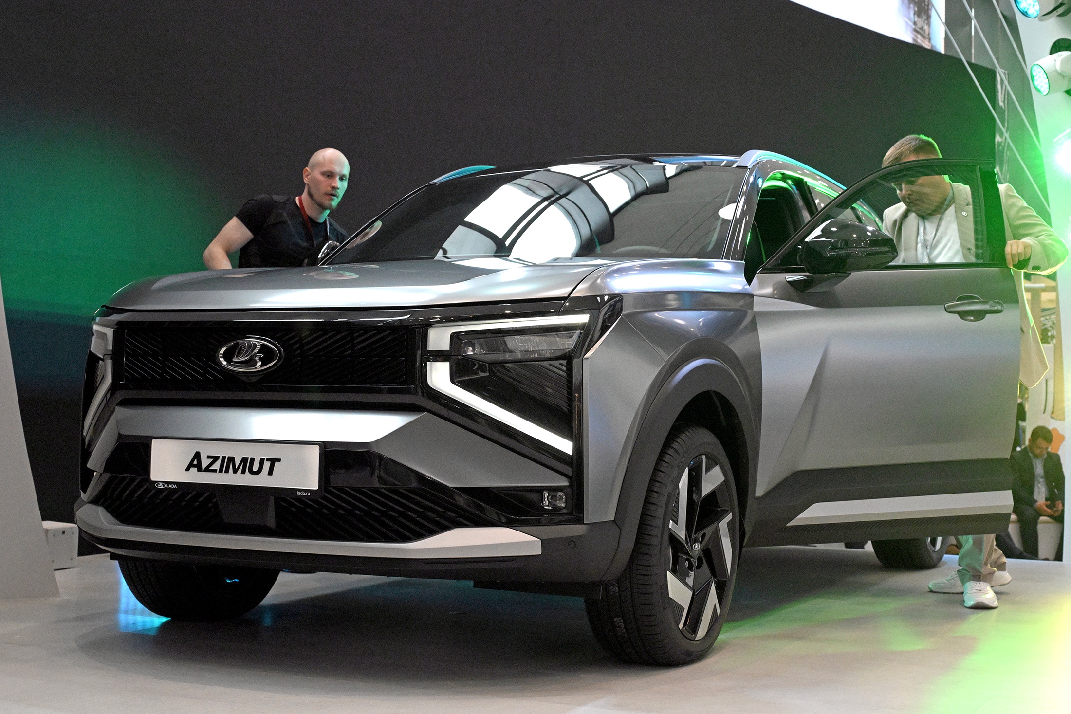 Можно будет выбрать бензиновый двигатель мощностью 120 или 132 лошадиные силы.