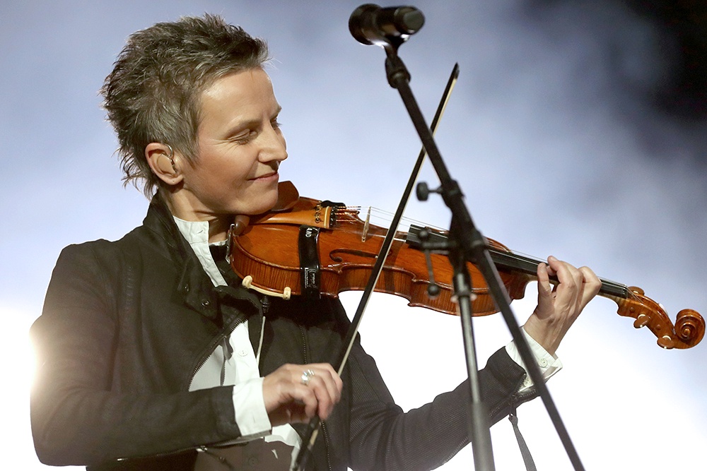 Светлана Сурганова: Главная идея альбома - будь честен перед собой, уважай других, даже когда вы по-разному смотрите на жизнь.