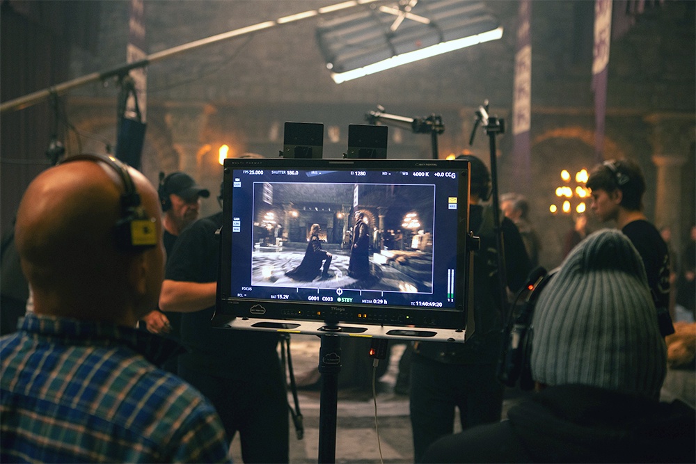 Съемочная группа сосредоточена: рекламный ролик по "Скупому рыцарю" дорогого стоит. 