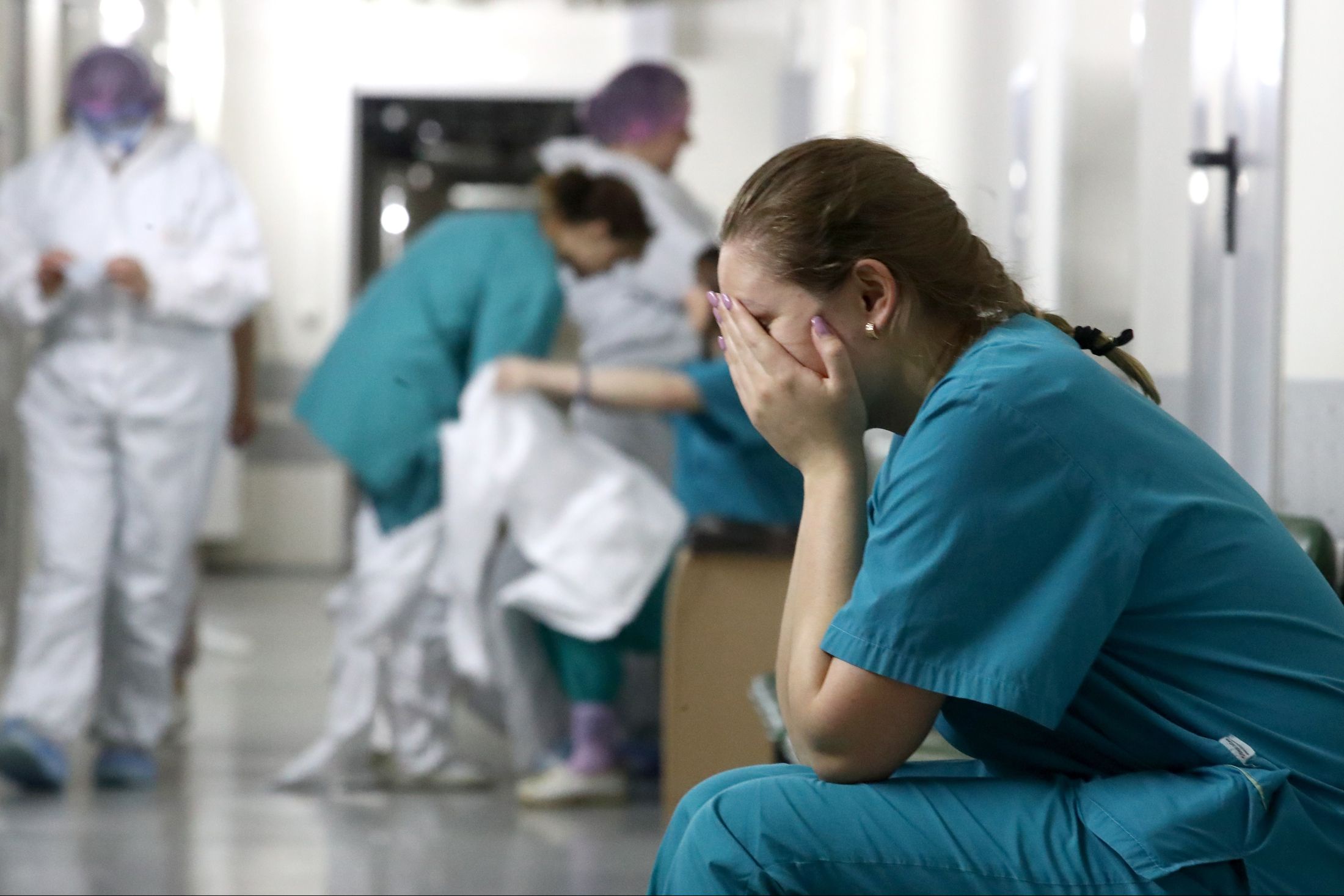 После смены главное - перевести дух, поскорее напиться воды и выспаться.