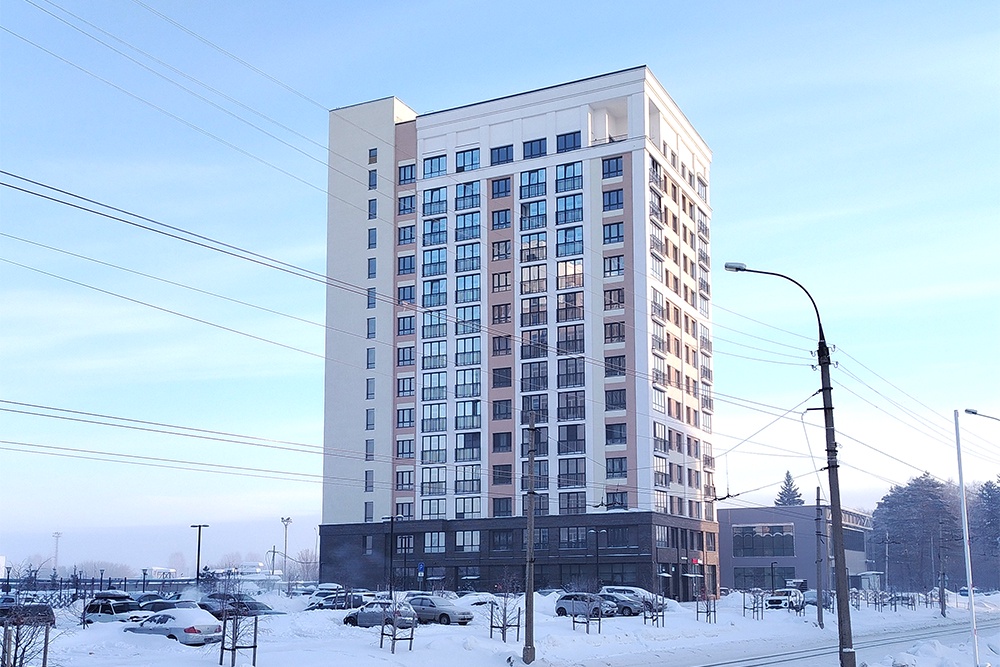 В этом "умном доме" в Новосибирске по адресу: улица Аэропорт, 1/5, жильцам живется неуютно и холодно.