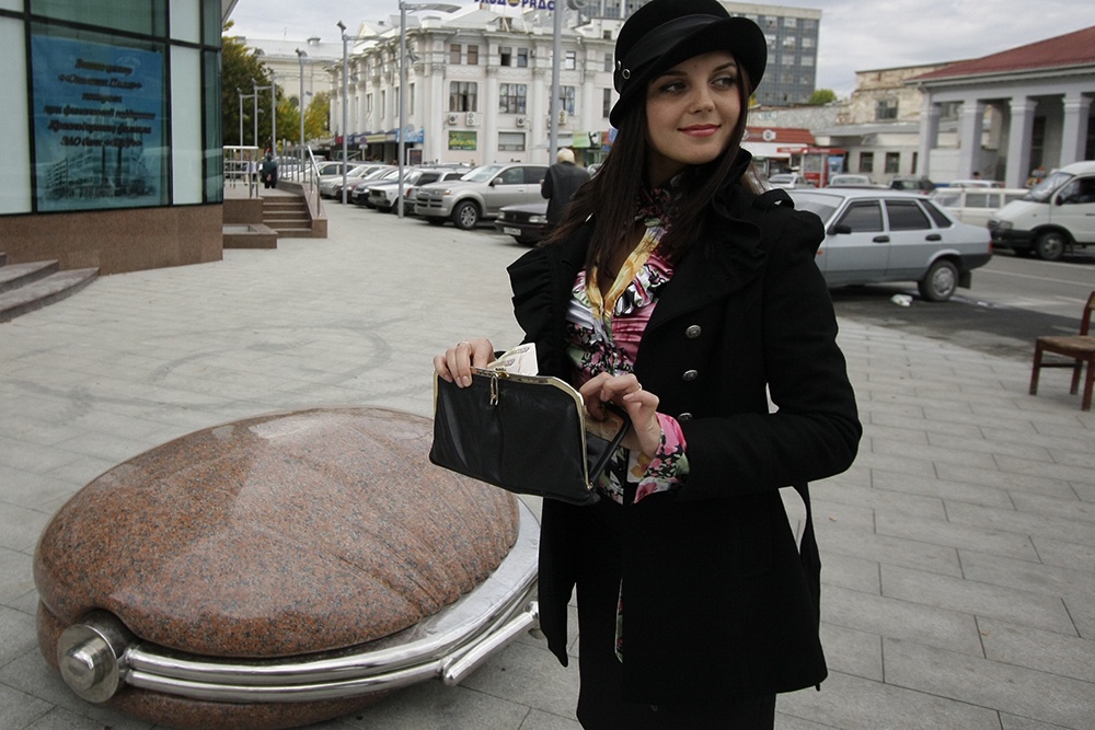 Большинство опрошенных готово участвовать в проекте "Белая зарплата" при наличии внятных экономических стимулов.