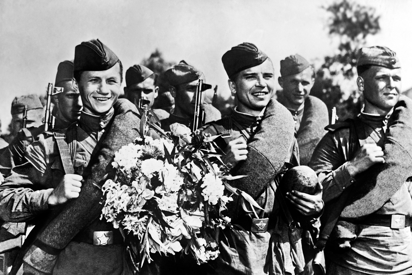 Кадр из фильма "Максим Перепелица", 1955 год Кадр из фильма "Максим Перепелица", 1955 год
