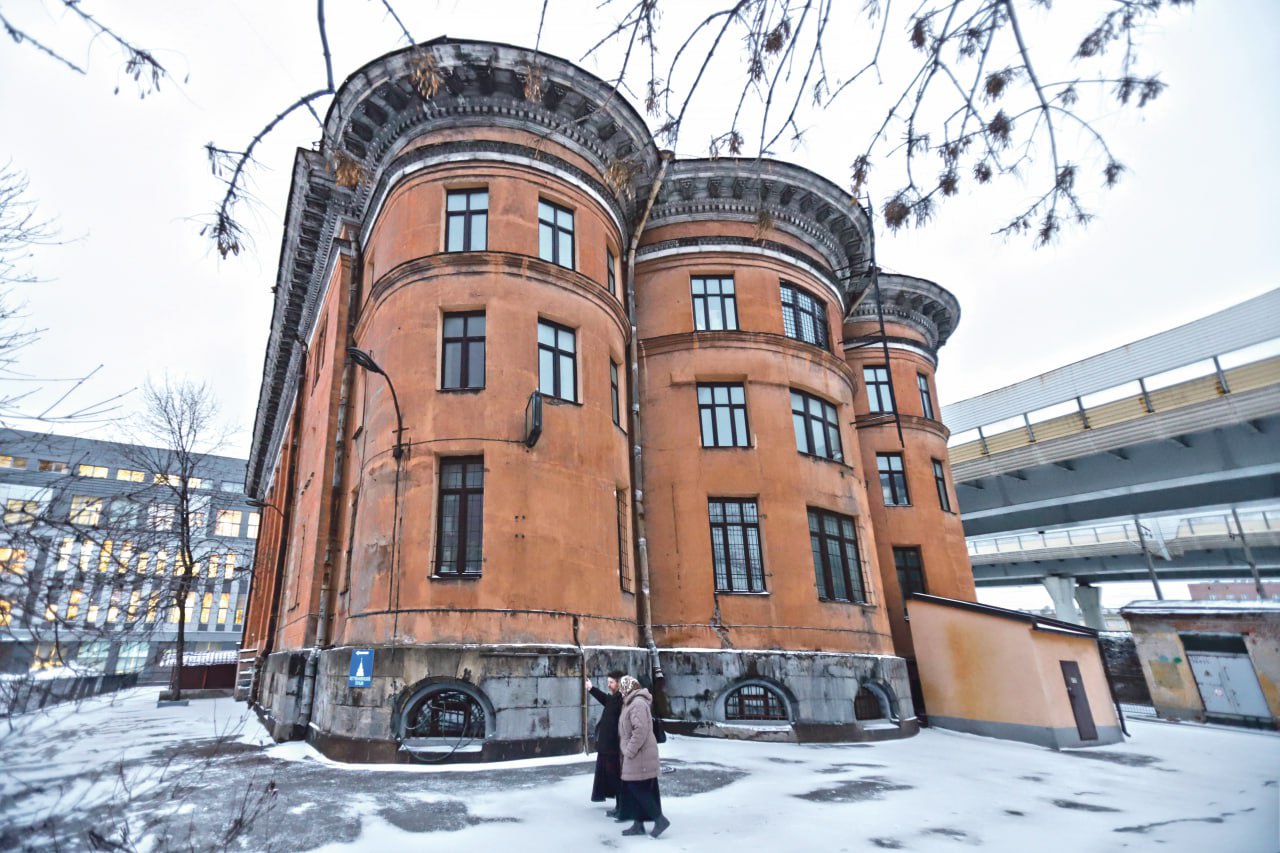 Так сегодня выглядит Путиловская церковь, деньги на строительство которой собирали сами рабочие. 