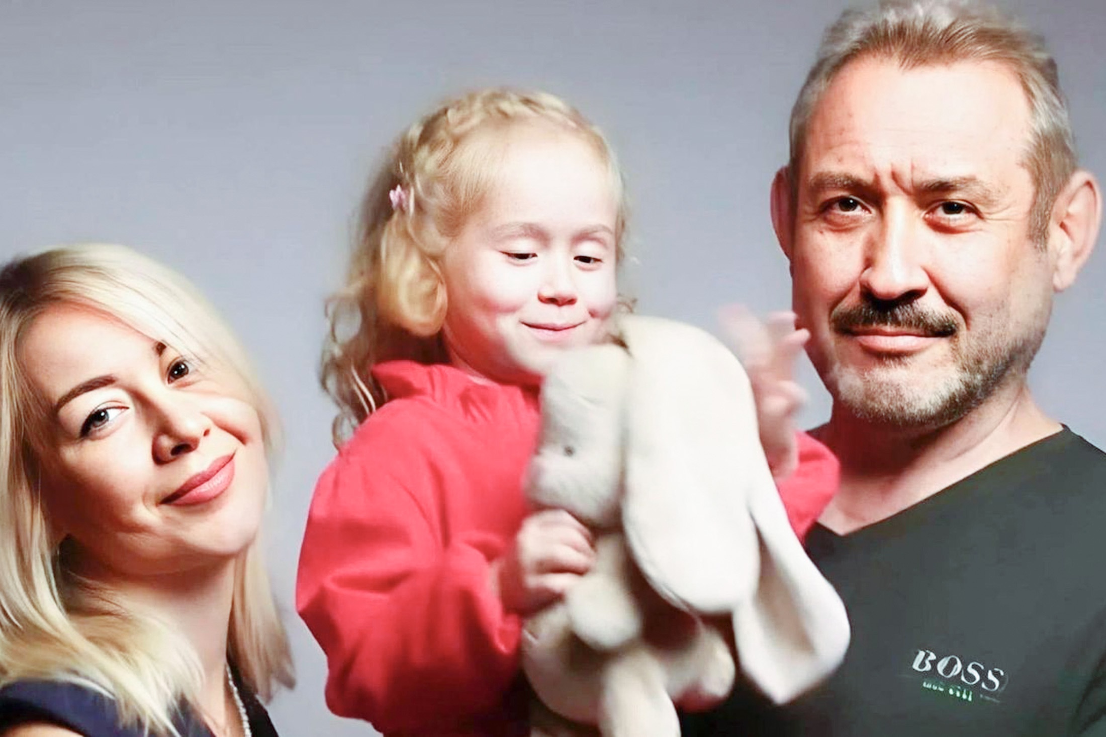 Что именно случилось с семьей
Усольцевых - следователи будут
выяснять. Пока не найдут.