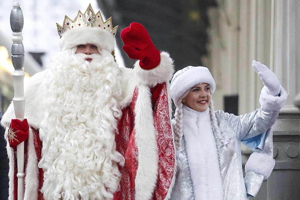 Дед Мороз и Снегурочка из Великого Устюга.