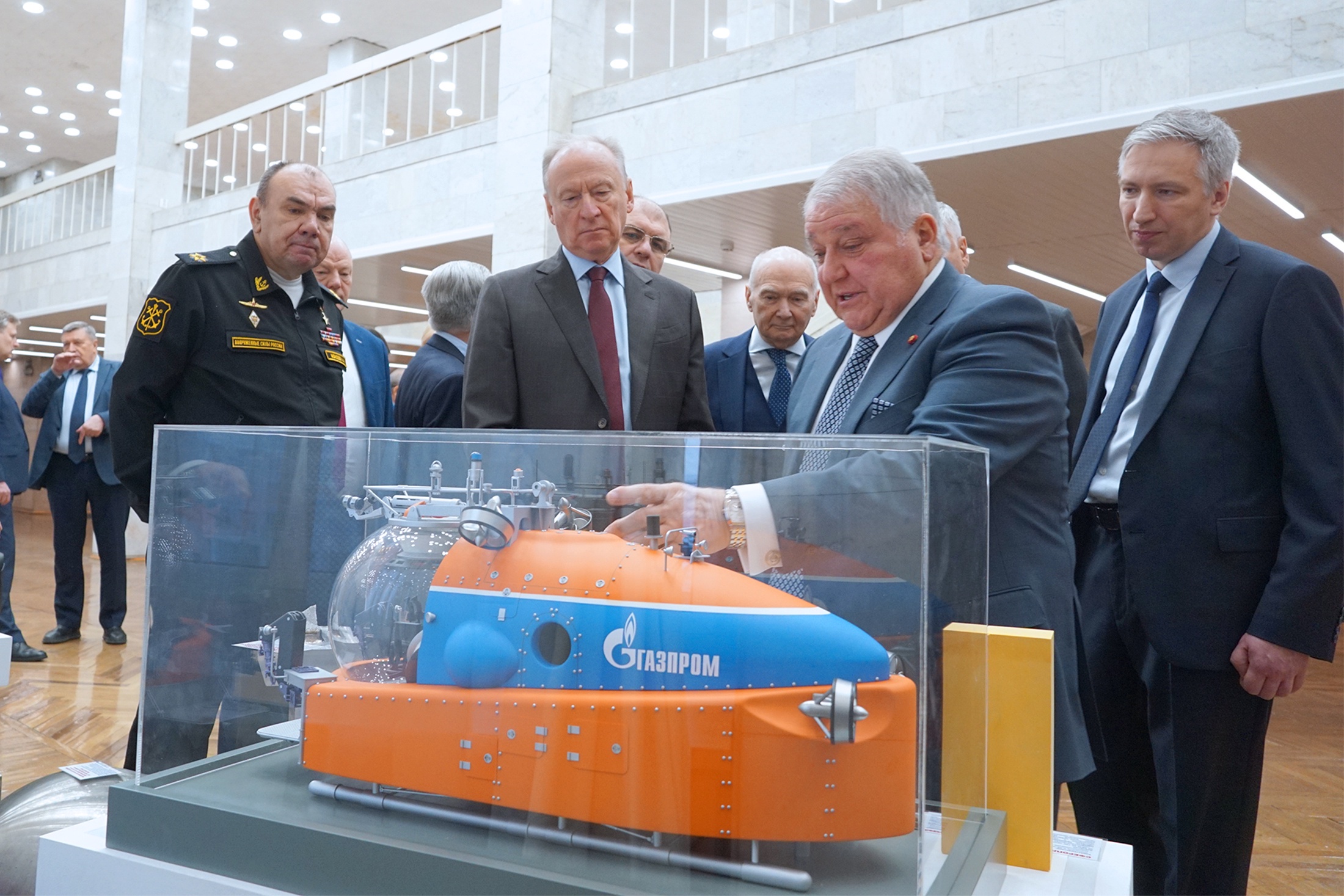 Михаил Ковальчук рассказал участникам заседания научного совета о подводном аппарате "Ясон".