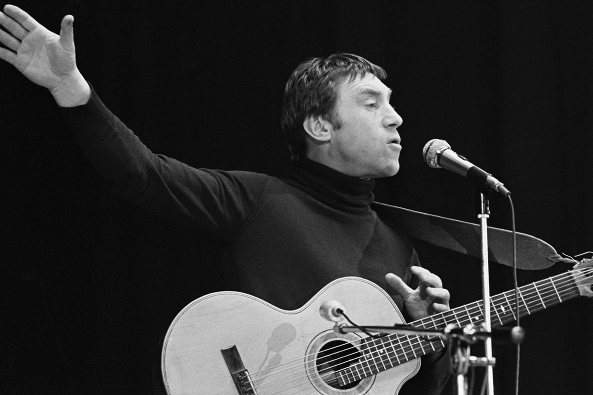 Владимир Высоцкий на концерте в Ярославле. 1979
