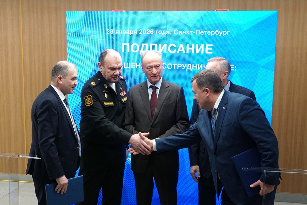 Патрушев и главком ВМФ Моисеев закрепили соглашение о сотрудничестве между Корабелкой и корпорацией "Ак Барс".