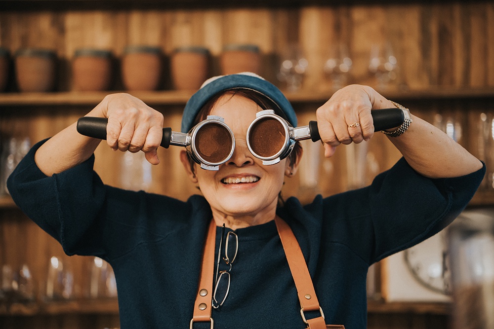 Бариста может выбрать удобный график, например, оформиться не на полный день, а как самозанятый и подрабатывать, скажем, в выходные.