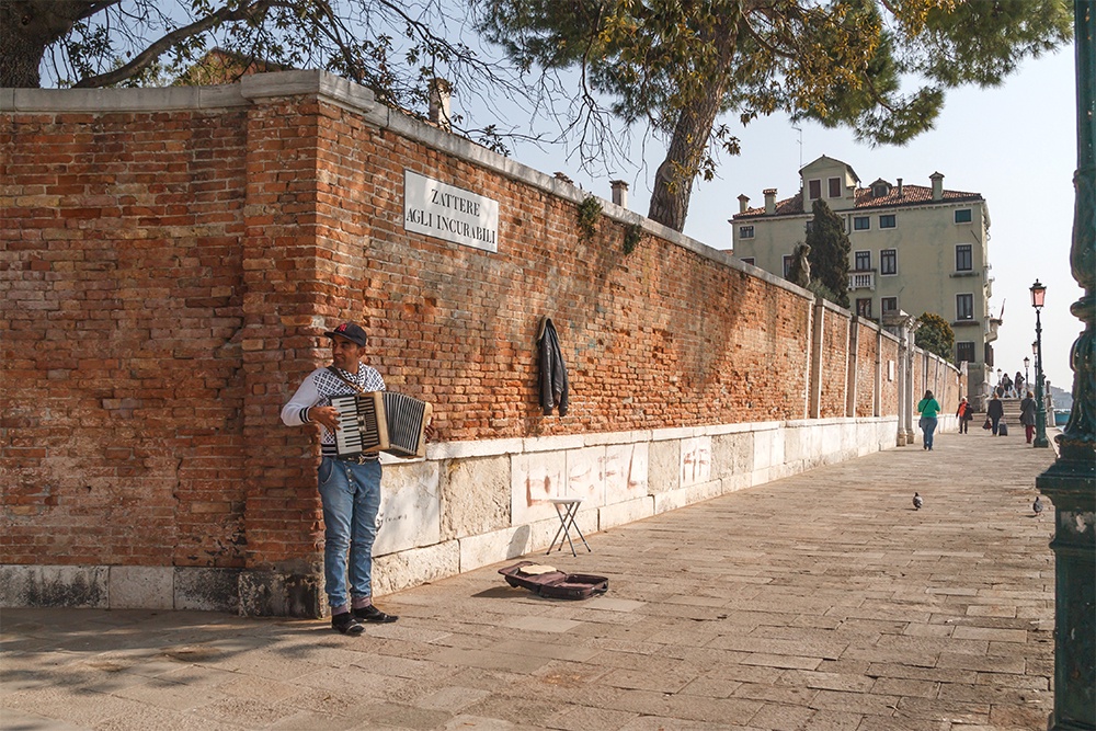 Фото не мое, но, возможно, это и есть тот самый Григорий из Молдовы, который так скрасил наш день.