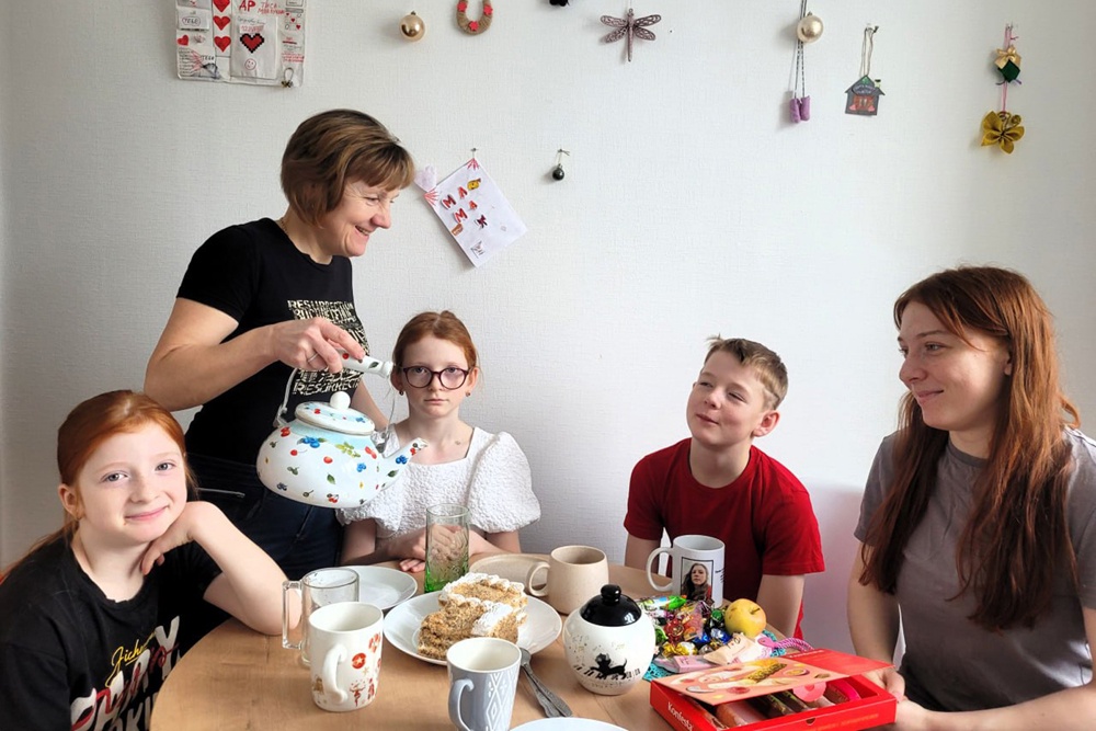 Дети Елены Мелешко до сих пор не верят, что у них теперь есть свое жилье.