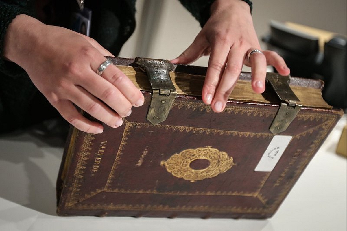 Знаменитая "библиотека Шнеерсона" останется в России. Знаменитая "библиотека Шнеерсона" останется в России.