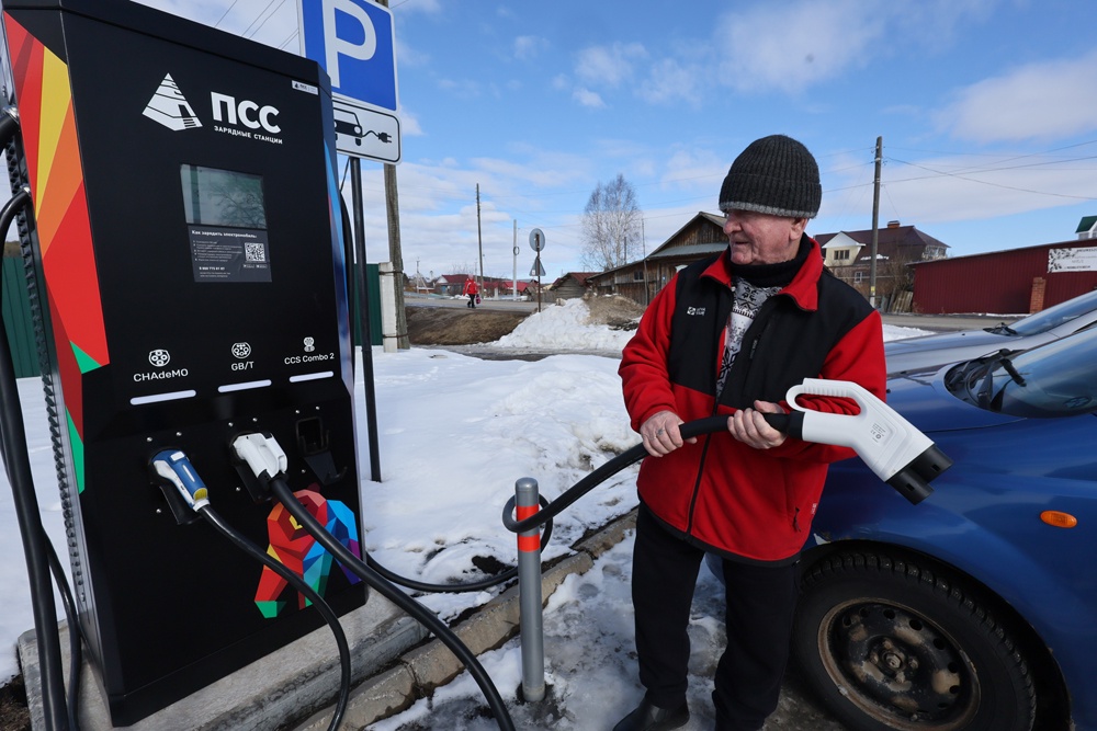 Другие регионы Урала заметно опережают Курганскую область по числу ЭЗС - к примеру, в Пермском крае их уже более сотни.