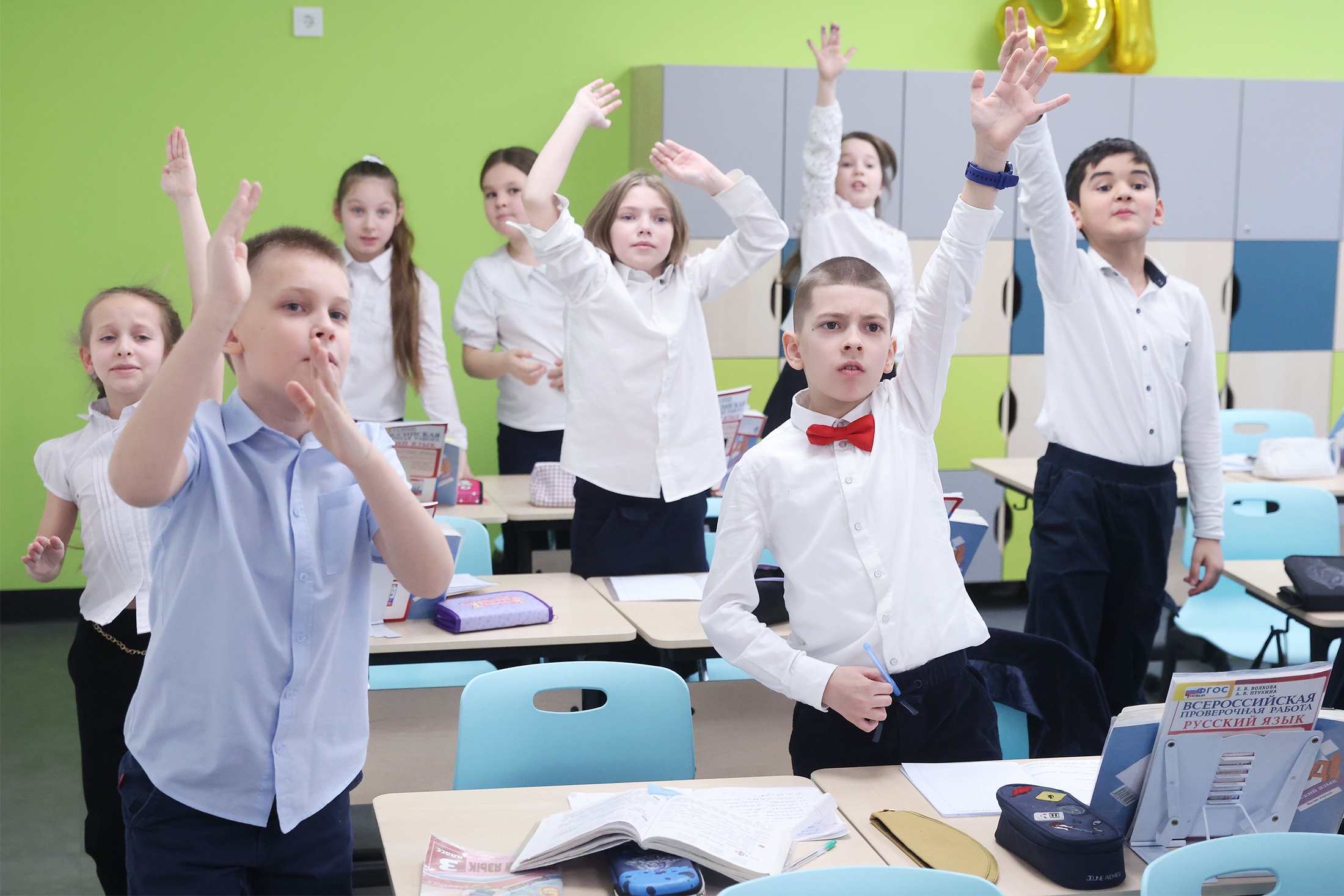 Для акцента в интерьере школы "Протон" выбран успокаивающий зеленый.