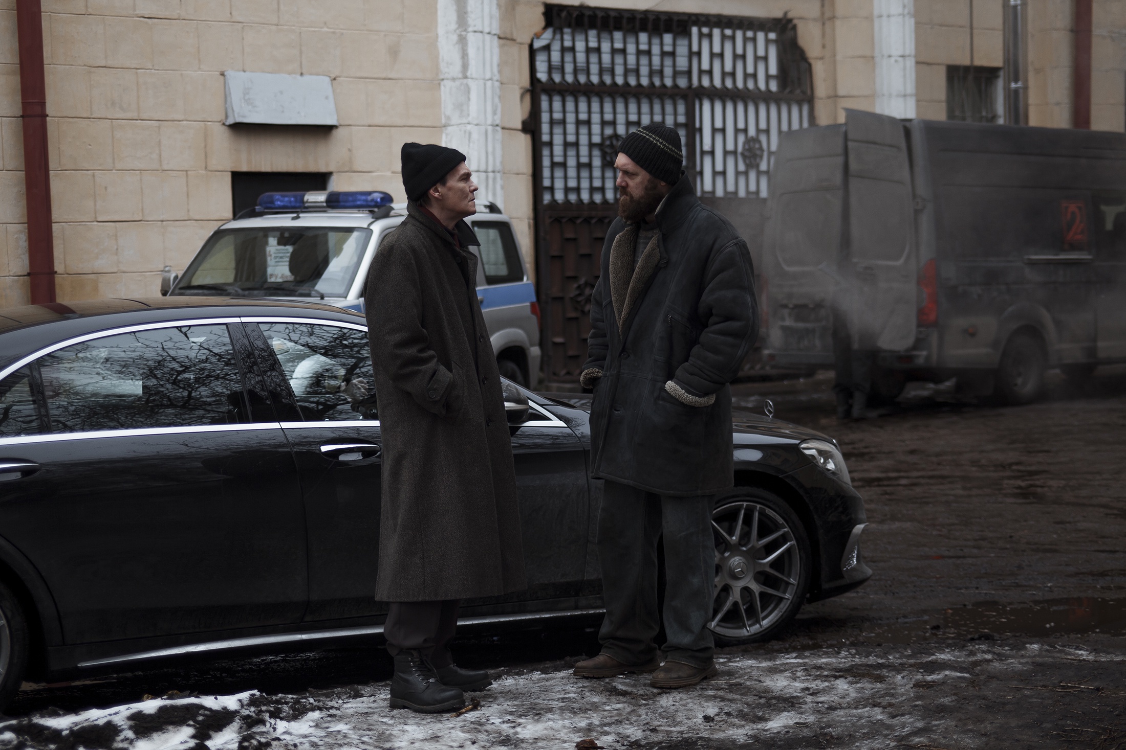 "Резервация" - это история об отце, который должен вытащить свою семью из аномальной зоны, отрезанной от внешнего мира невидимым барьером.