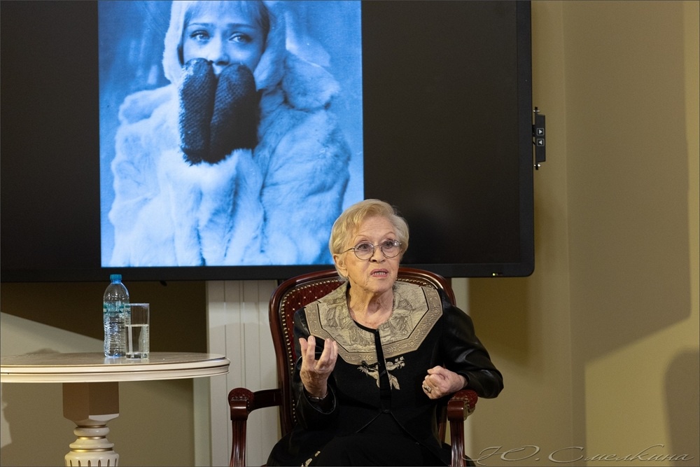 Алиса Фрейндлих на встрече со зрителями в Театре им. Ленсовета: о времени и о судьбе.