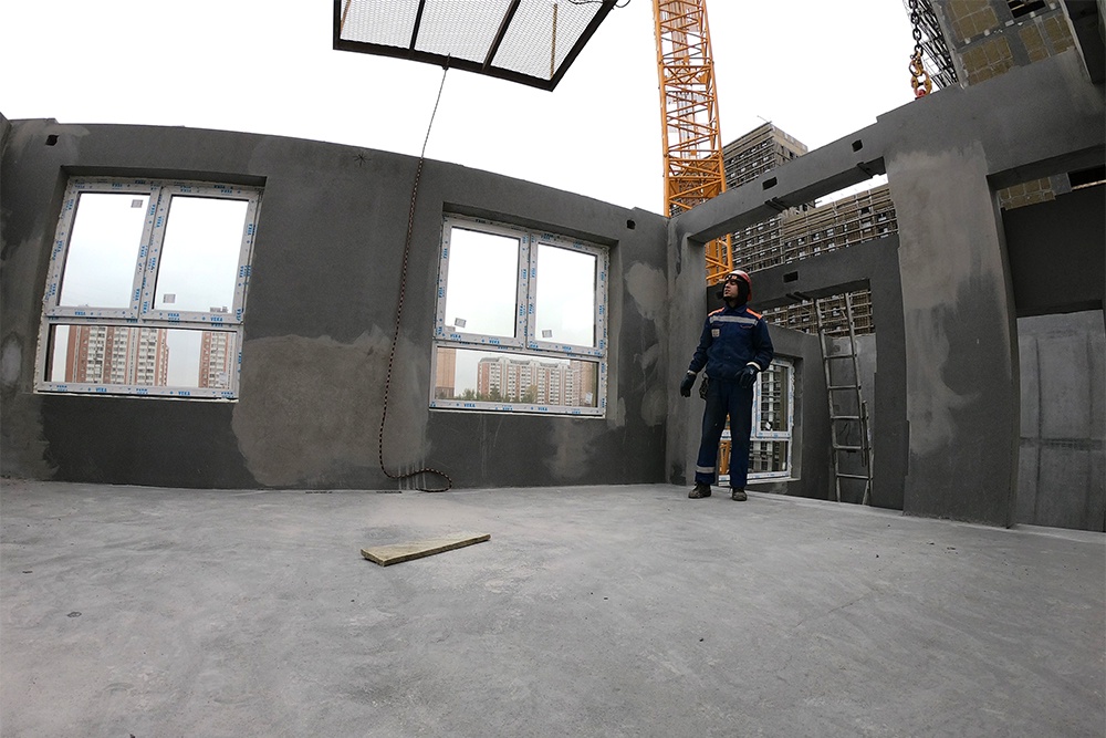 По мнению суда, у уставшего ждать дольщика есть все права на выплаты от медлительных застройщиков.