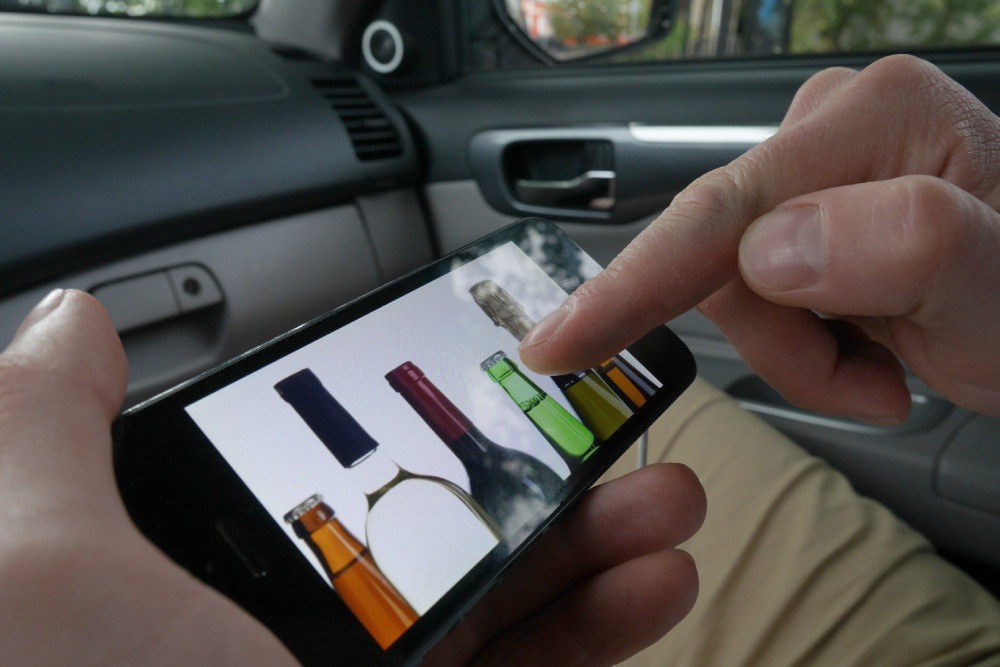 Эксперименты по онлайн-продаже алкоголя и табака призвали запретить