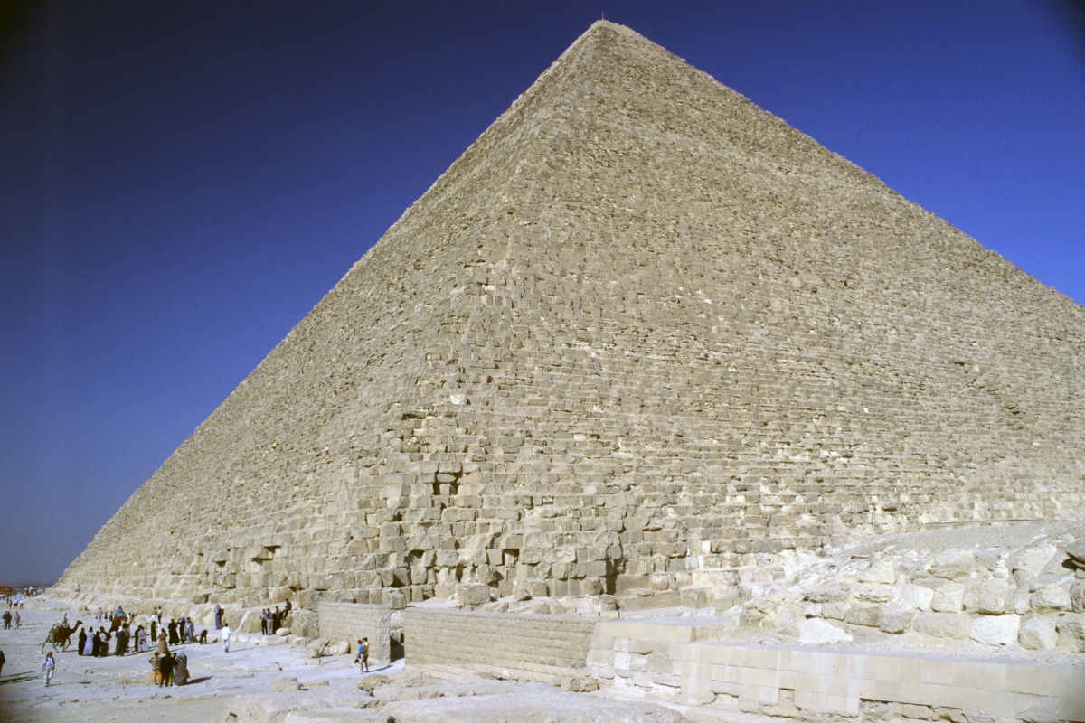 С наибольшей вероятностью пирамида Хеопса была построена в начале 20000-х годов до н.э. С наибольшей вероятностью пирамида Хеопса была построена в начале 20000-х годов до н.э.