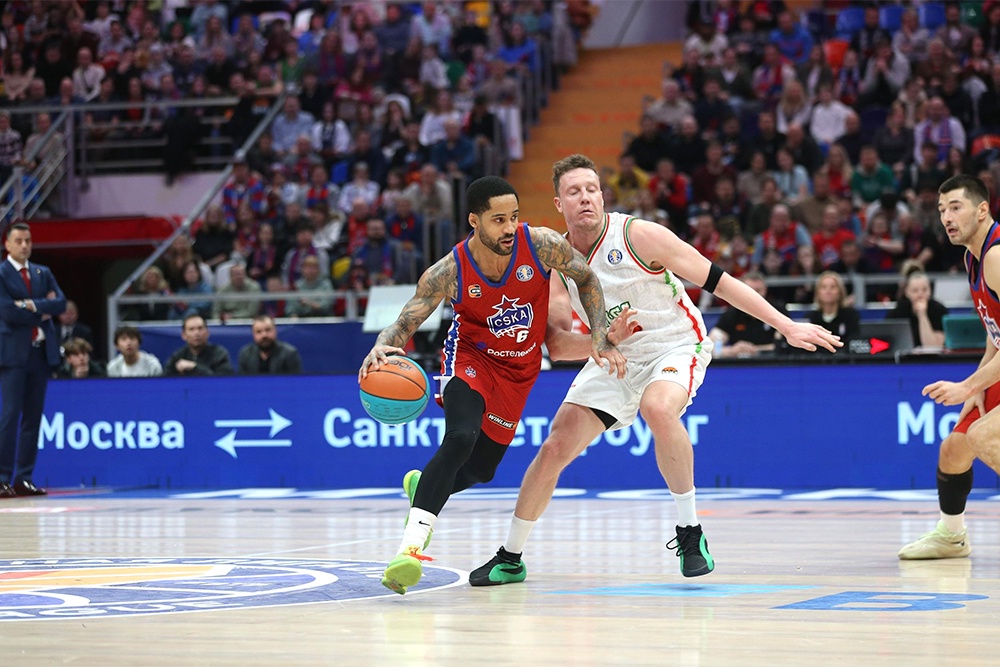 Серия точных бросков Мело Тримбла в третьей четверти помогла ЦСКА вернуться в игру в матче с УНИКСом.