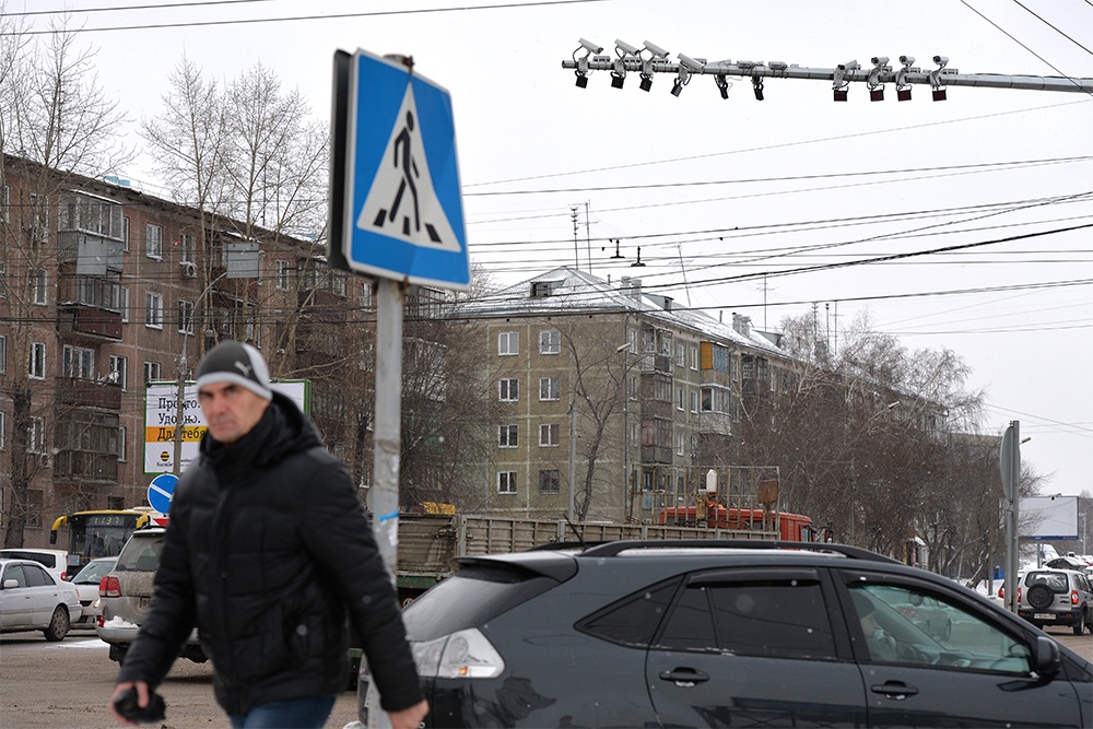 Некоторые эксперты считают, что водителя надо наказывать не за то, что он не уступил дорогу пешеходу, а за то, что не предусмотрел его появление на "зебре".