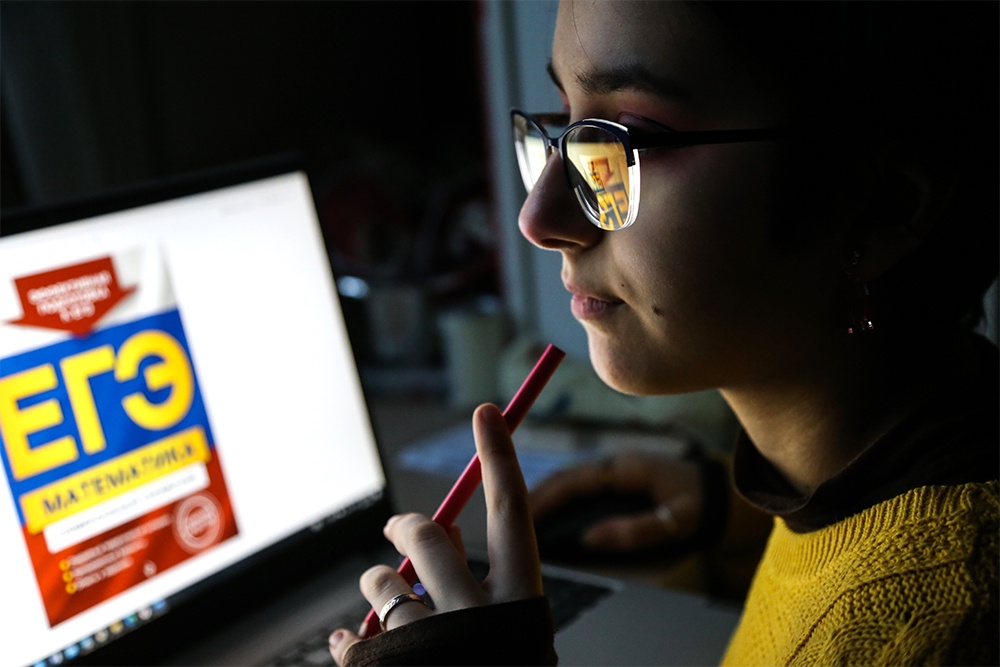 В Минпросвещения считают, что мера должна повысить мотивацию школьников к самостоятельной работе.