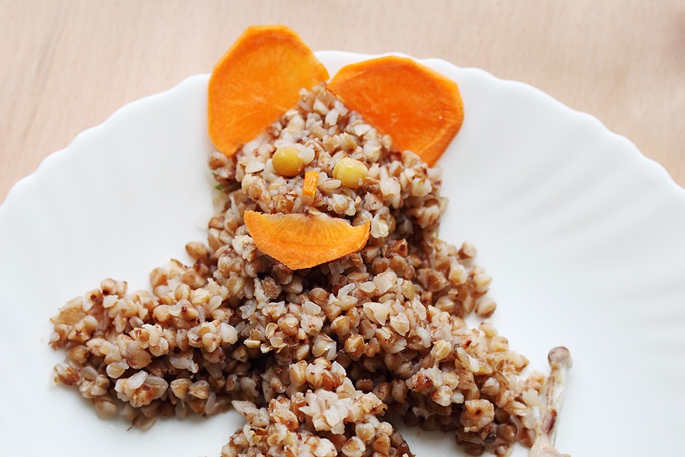 Ограничивать себя только гречкой с овощами при диабете не стоит. Ограничивать себя только гречкой с овощами при диабете не стоит.