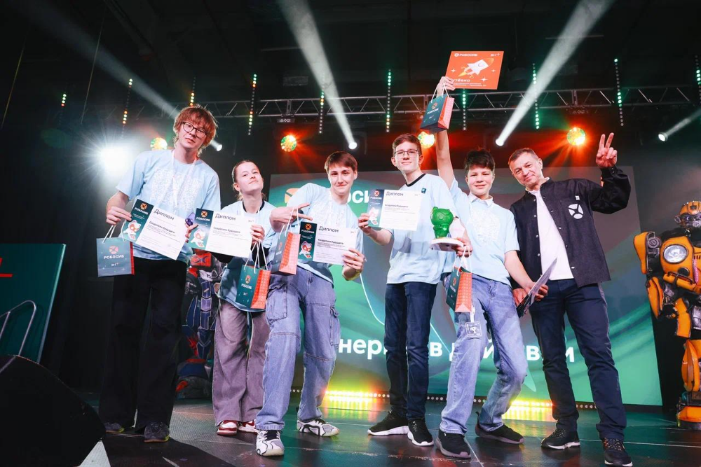 Главным призом для лучших команд стали путевки на Международный чемпионат по робототехнике "Красноярск 7.0" в апреле 2026 года.